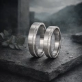 ZJTGR5-004-4-Vigselringar-i-titan-diamantslipat-silver-5mm.webp
