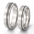 ZJTGR5-006-2-Vigselringar-i-titan-spårad-titan-5mm.webp