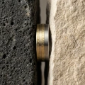AH-Bez-slow-5-Vigselring-i-titan-gulguld-och-vitguld-8-mm.webp