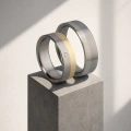 AH-Slubne-3-vigselringar-titan-guld-matt-briljant-handgjorda.webp
