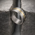 AH-Cylinder-z-diamentami-6-cylinder-titanring-matt-guld-diamanter.webp
