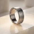 AH-Zebra-3-matt-titanring-med-silverband-925-9mm.webp