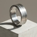 AH-Zebra-4-matt-titanring-med-silverband-925-9mm.webp