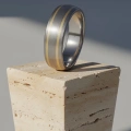 AH-Barrel-2-gold-4-matt-titanring-gult-guld-7mm.webp
