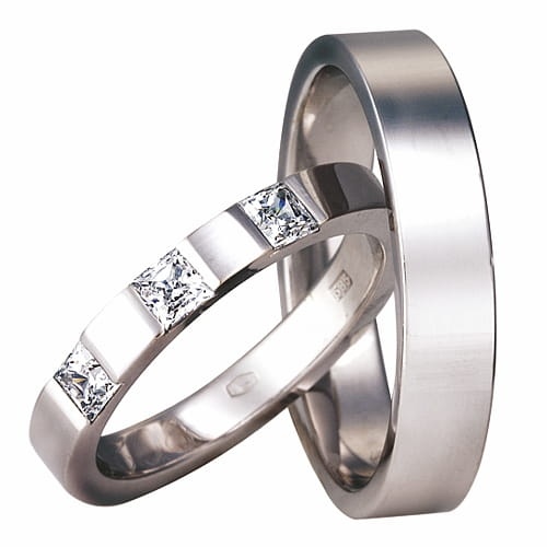 Vigselringar i 14k vitt guld med 3 zirkonier Swarovski