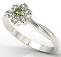 Ring i 14 karats guld med en olivin på 0,08ct och 6 diamanter på 0,12ct