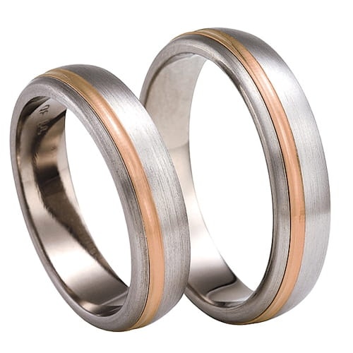 Vigselringar i titan och 14k rött guld