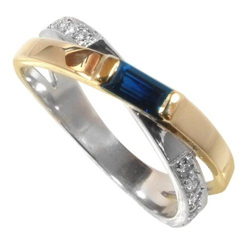 Ring i 14k guld med en safir på 0-24ct och 12 diamanter på 0-10ct