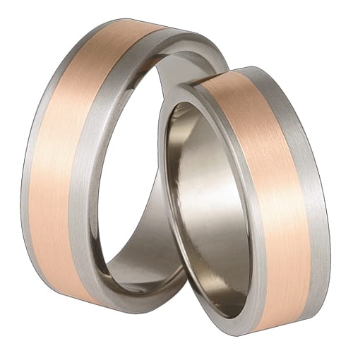 Vigselringar i titan och 14k rött guld