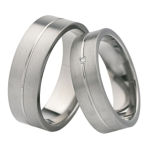 Vigselringar i titan med zirkonia Swarovski