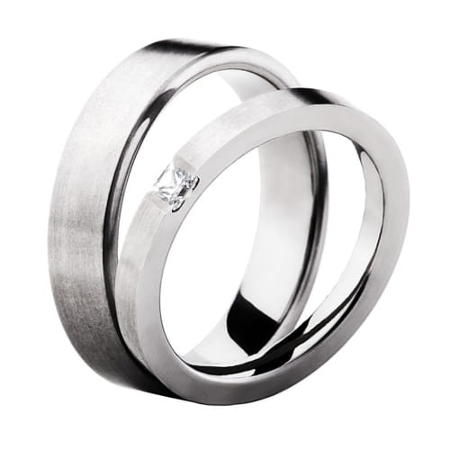 Vigselringar i titan med diamant princess 0-10ct