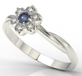 Ring i 14 karats guld med en safir på 0,14ct och 6 diamanter på 0,12ct