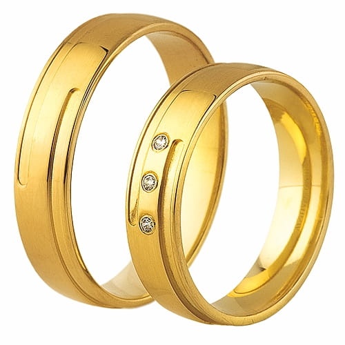 Vigselringar i 8k gult guld med 3 zirkonier Swarovski